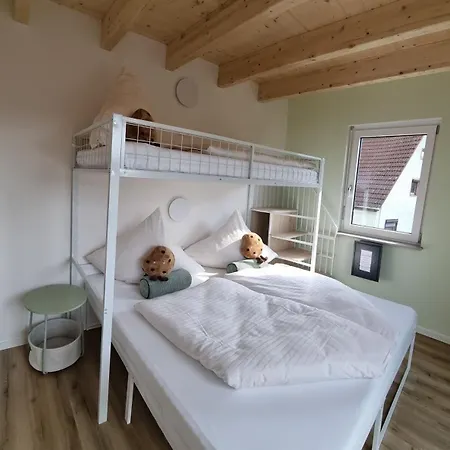 Lägenhet Heimat Haeusle - Heike Marcus Tiny-houses Cleebronn